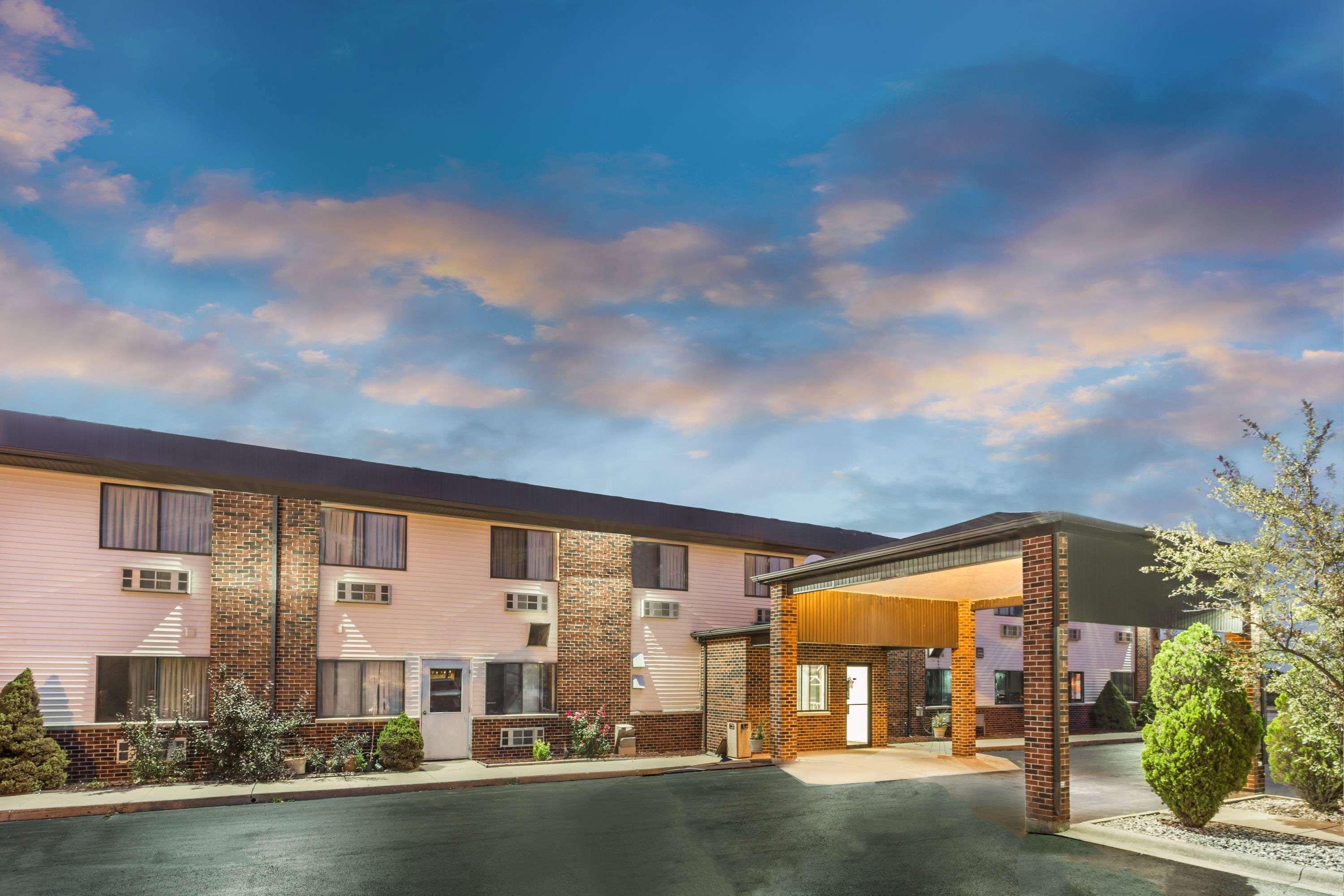 Super 8 By Wyndham Bourbonnais/Kankakee Area Exterior photo
